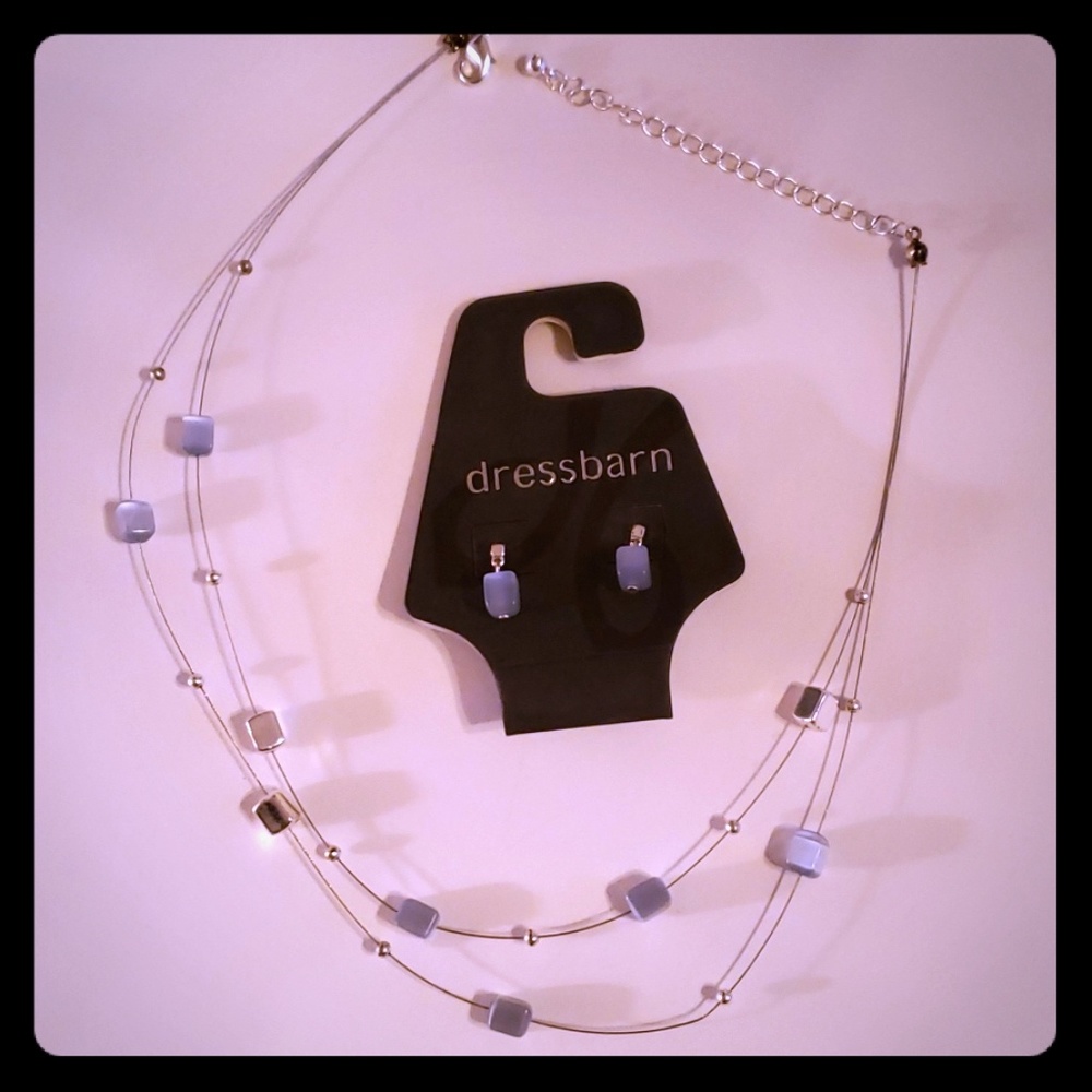 Vint silver tone & silver blue beaded necklace